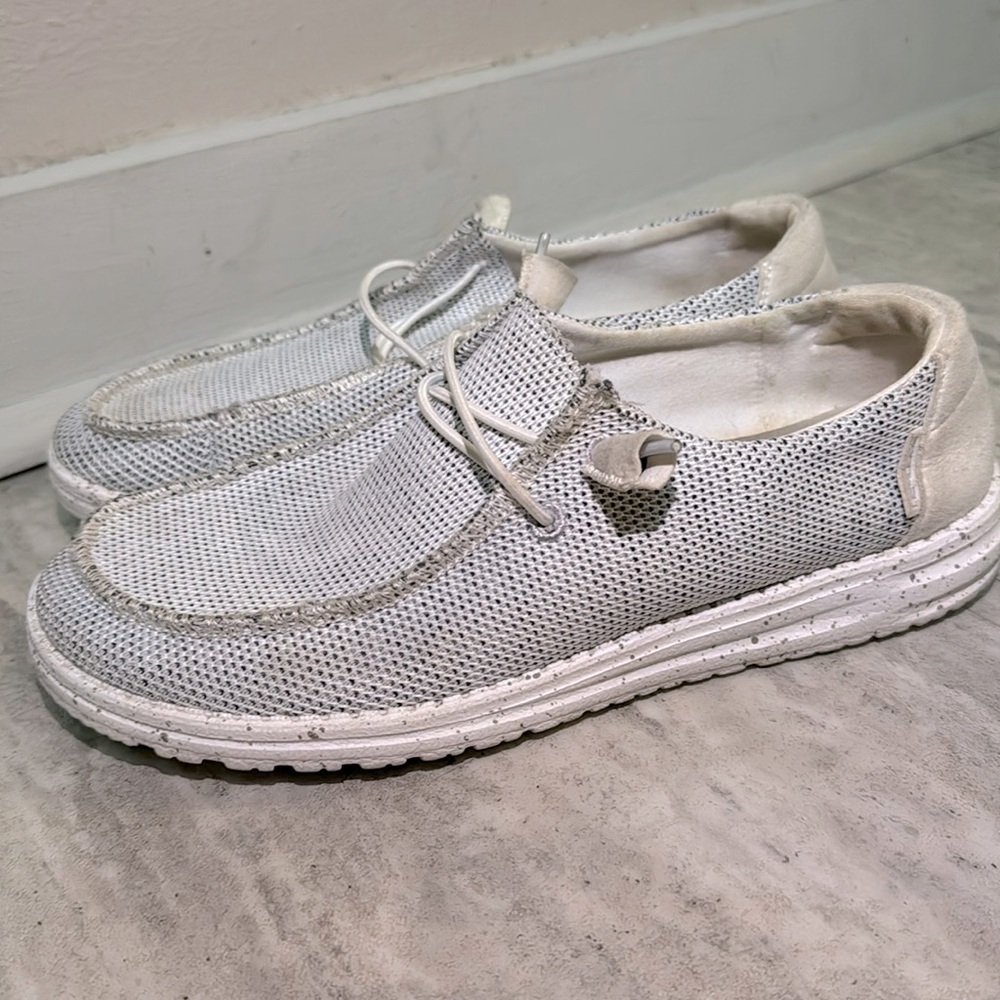 hey dude shoes